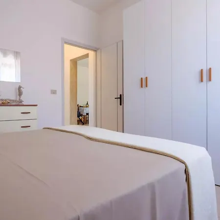 Punta Prosciutto Sea View Facing The Sea With Air Conditioning, Parking And Wi-fi *
